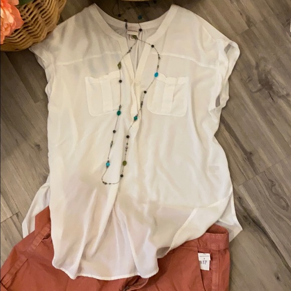 Flowy button front, rolled sleeve blouse 🌴 - Picture 2 of 5